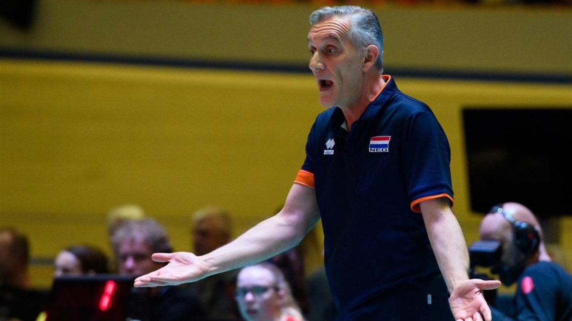 La Fédération de Volley-Ball des Pays-Bas se sépare de Giovanni Caprara, le Sélectionneur de l’Equipe Féminine.